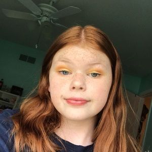 Meet your Posher, Adrienne